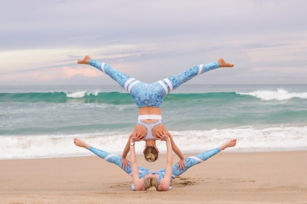 Yoga Übungen zu zweit Akro Yoga Posen