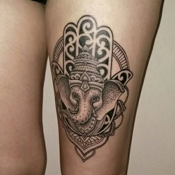 elefanten hamsa tattoo blackwork