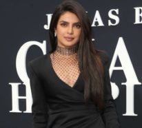 Das moderne Sexy-Outfit von Priyanka Chopra auf der Premiere von „Chasing Happiness“