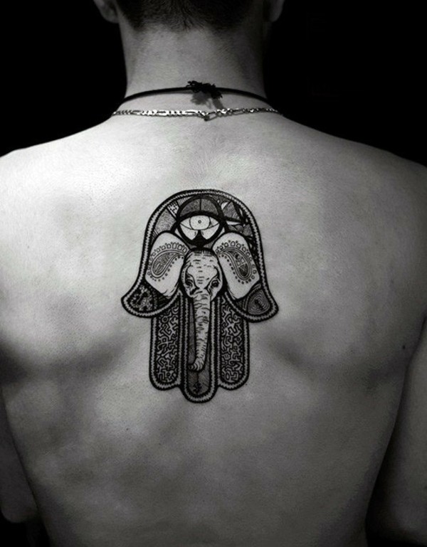rücken hamsa tattoo mit elefanten