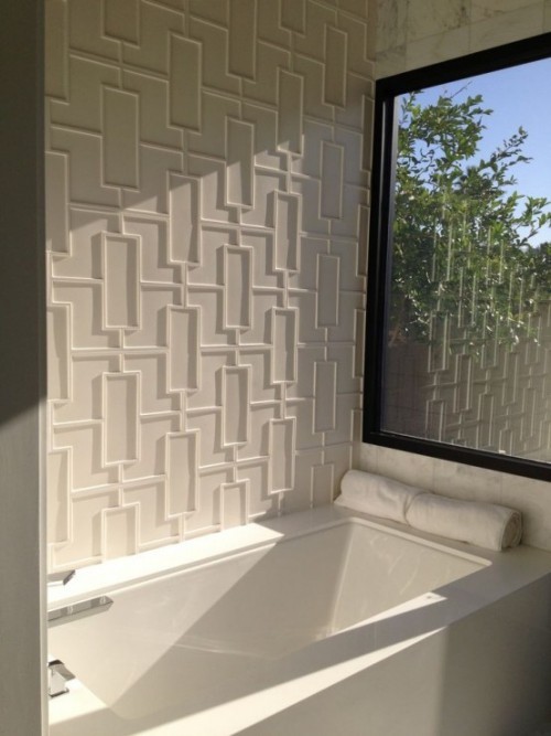 Akzentwand moderne Wandgestaltung 3d-Paneele modernes Bad in Weiß