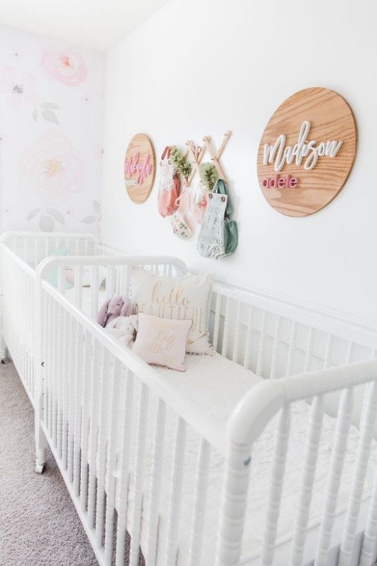 Babyzimmer Deko Ideen Raum für Zwillinge sanfte Farben persönlich dekoriert