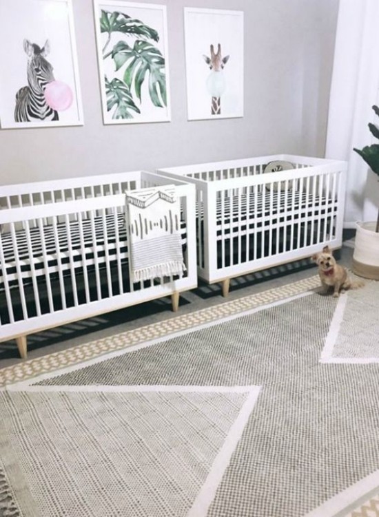 Babyzimmer Deko Ideen Tiere florale Muster an der Wand Zimmer für Zwillinge