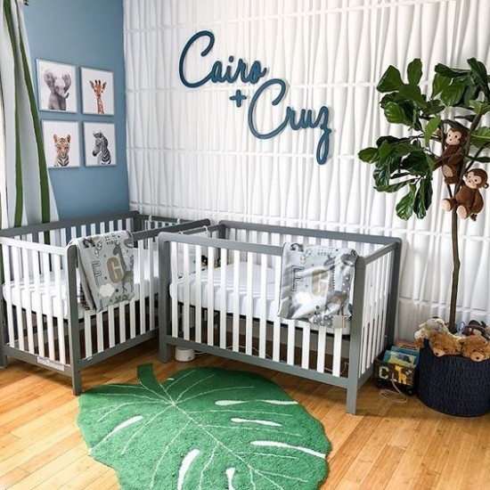 Babyzimmer Deko Ideen florale Muster sehr persönlich dekoriertes Zimmer für Zwillinge