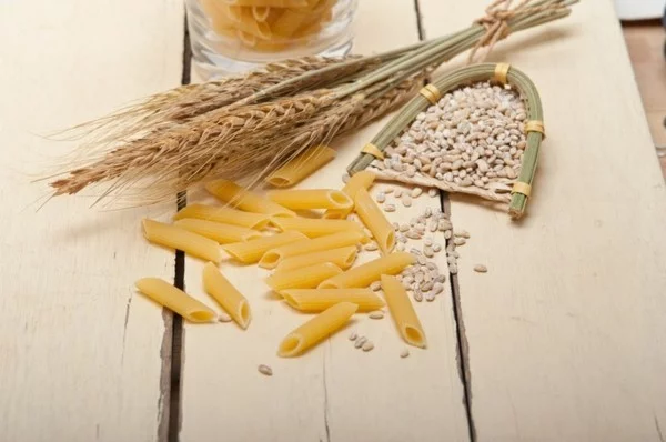 Ballaststoffreiche Lebensmittel Liste Weizen Vollkornnudeln
