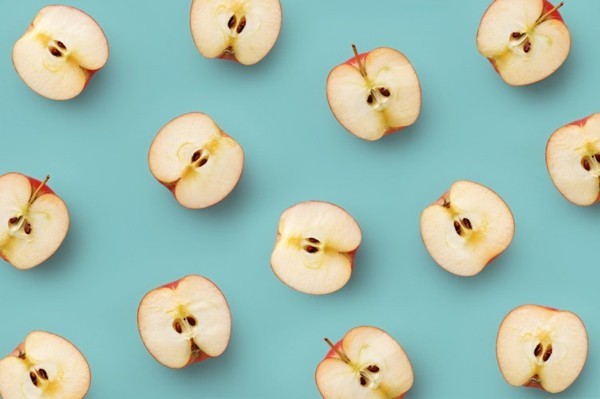 Ballaststoffreiche Lebensmittel Äpfel halbiert