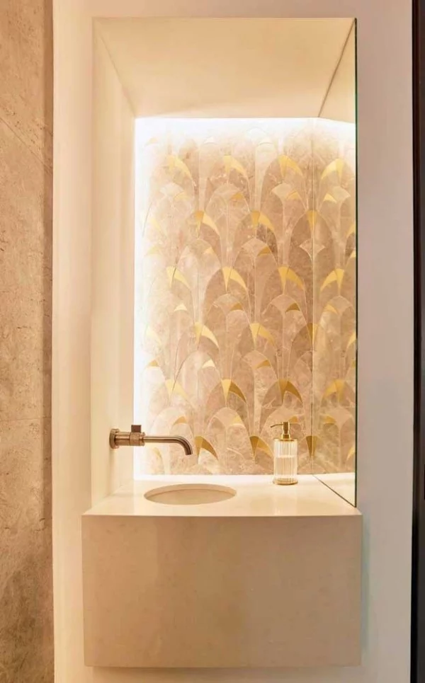 Elfenbein - Dekoration im Bad und Spiegel