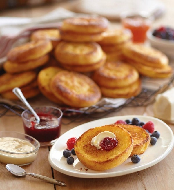 Englische Muffins selber backen Rezept gesunde Frühstücksideen Butter Marmelade