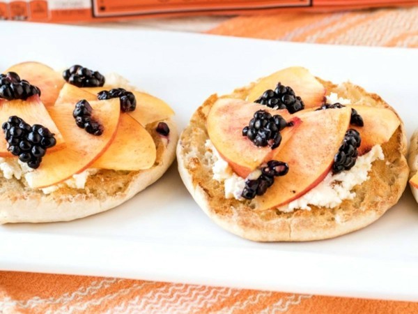 Englische Muffins selber backen Rezept gesunde Frühstücksideen Obst