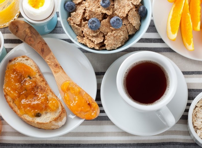 Food Trends 2020 gesundes Frühstück morgens zuhause genießen