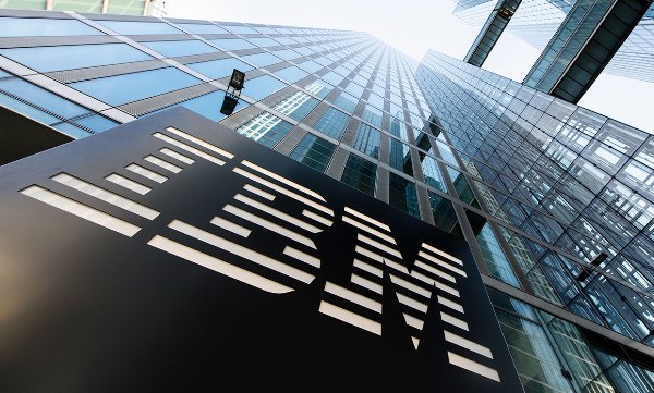IBM patentiert weltweit erste faltbare Smartwatch ibm logo gebäude