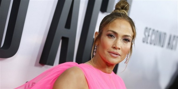 Jennifer Lopez 50 Jahre alt perfektes Äußeres Glückwunsch zum Geburtstag
