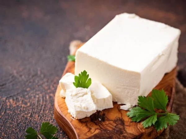 Magnesiumreiche Lebensmittel Feta Käse gesund enthält Kalzium Magnesium