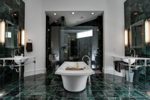Marmor im Bad Marmorfliesen pompös gestaltetes Badezimmer eine starke Luxus Note