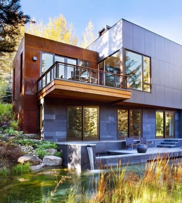 Metall und Holz - moderne Häuser