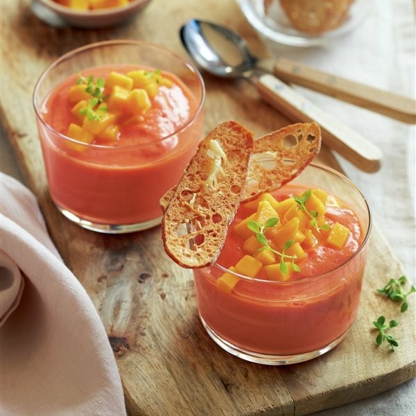 gazpacho rezept kalte tomatensuppe in gläsern