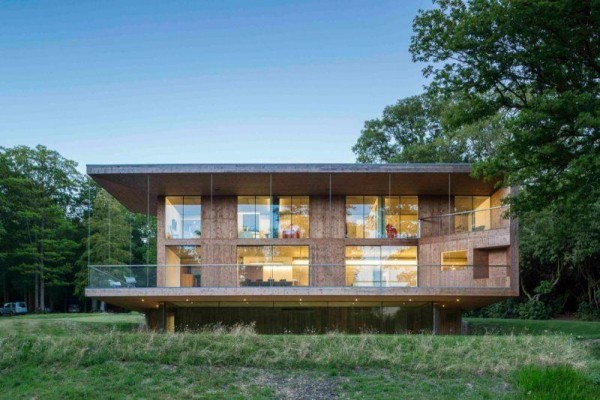 moderne Häuser - Holz und Beleuchtung drinnen