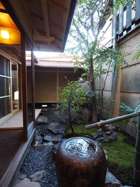 Japanischer Garten hohe Ästhetik visuelle Harmonie Steine Moos Wasserschale