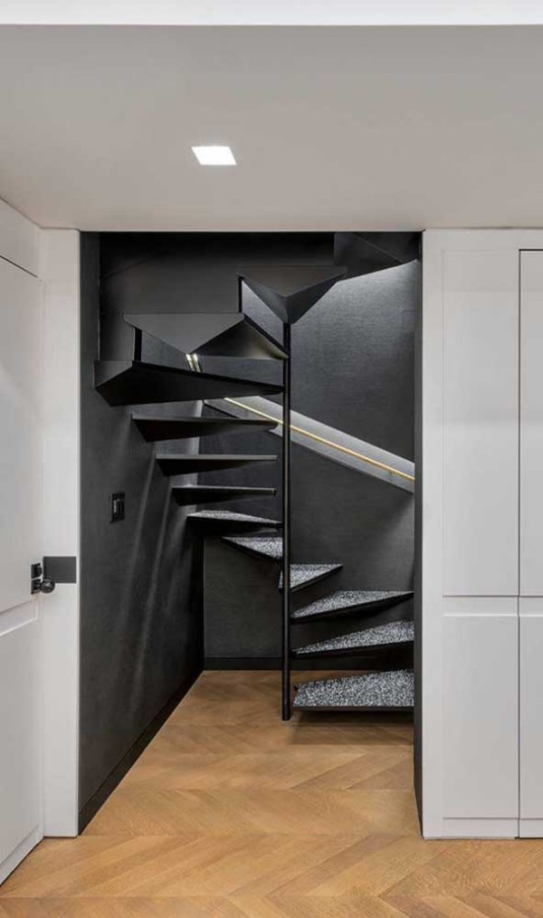 Treppengestaltung - edles schwarz weißes Design