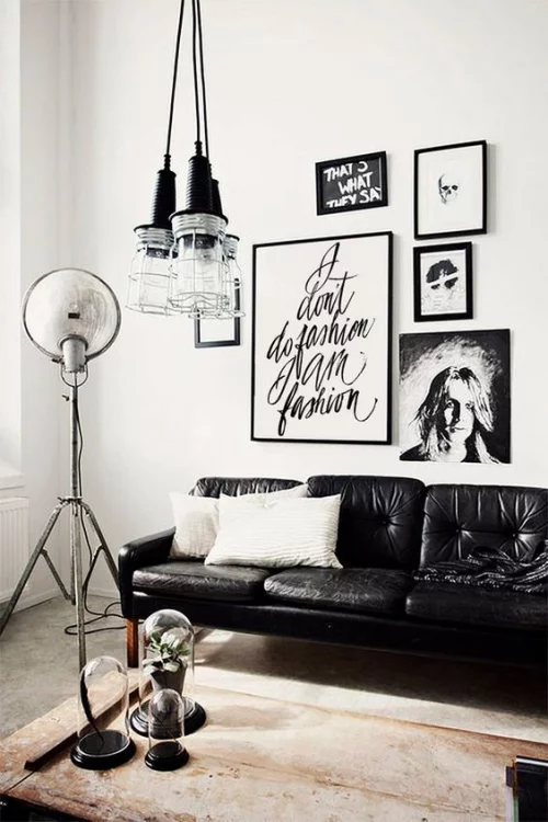Modern trifft Vintage Wohnzimmer in Schwarz-Weiß moderne Raumgestaltung alter Holztisch Vintage