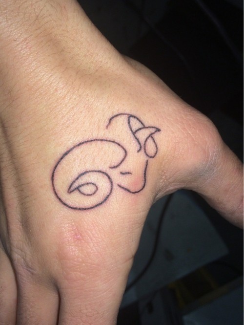 Kleines hand tattoo mann