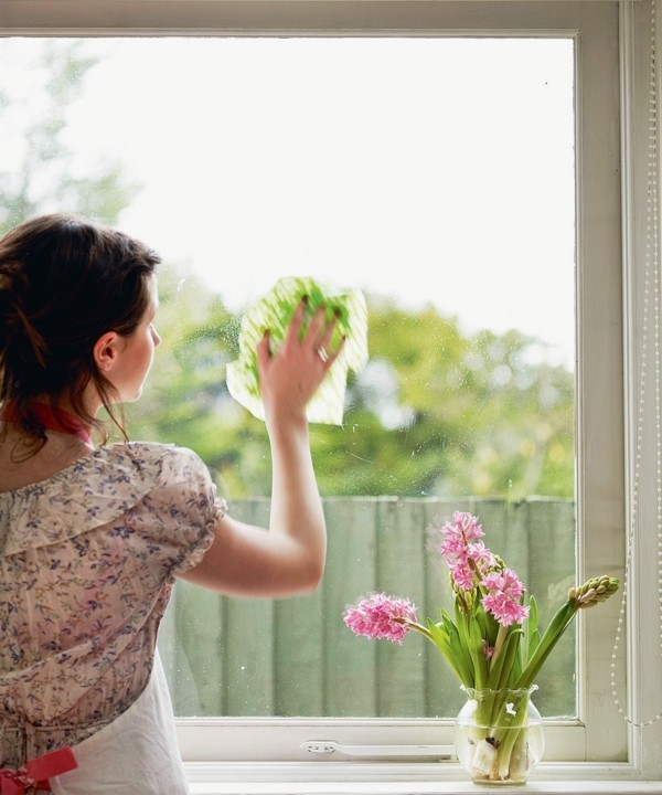 Fenster putzen ohne Streifen mit diesen 5 Hausmitteln