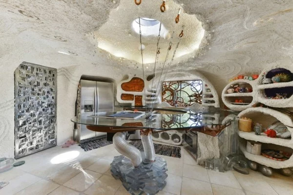 flintstone haus organische architektur bizarre villa