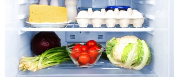 geruch im kühlschrank gemüse käse eier