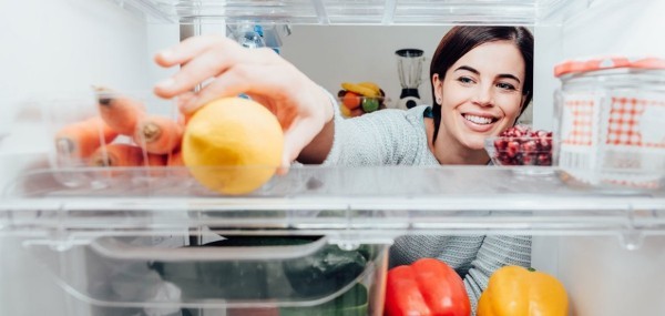 geruch im kühlschrank - wenige produkte