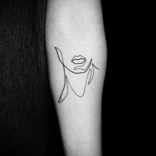 Kleine Tattoos Manner 70 Einzigartige Ideen Symbolik Und Neueste Trends