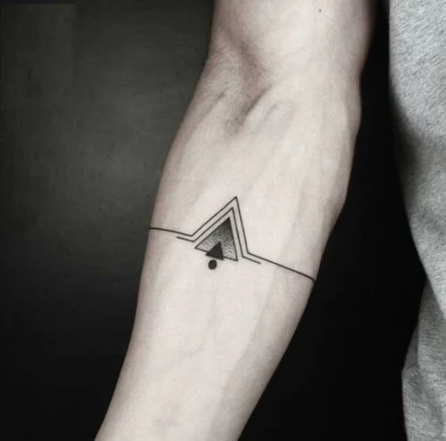 kleine tattoos männer geometrisch unterarm