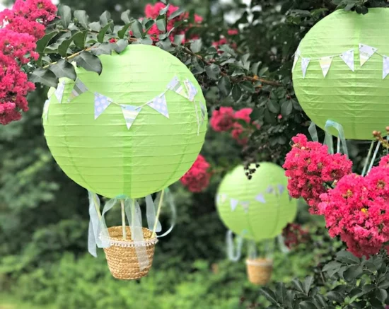 partydeko heißluftballon basteln aus reispapier lampion