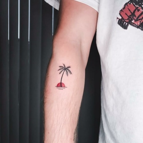 Männer rücken tattoos kleine Kleine Rückentattoos