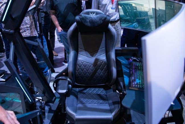 Acer enthüllt neuer Gaming Thron auf der IFA 2019 Acer Predator Thronos Air sitzbereich bequem mit massage