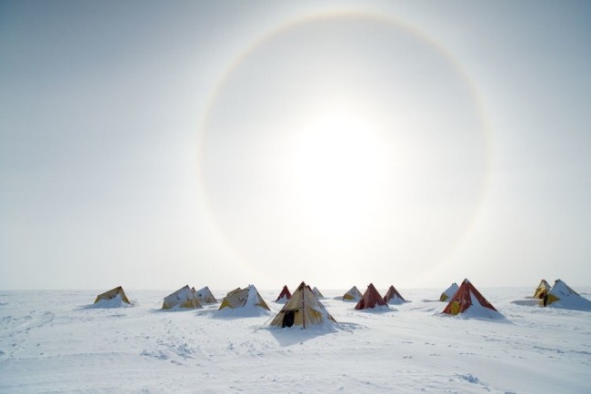 Bohrungen in der Antarktis könnten zur Bekämpfung des Klimawandels beitragen camp der wissenschaftler eis