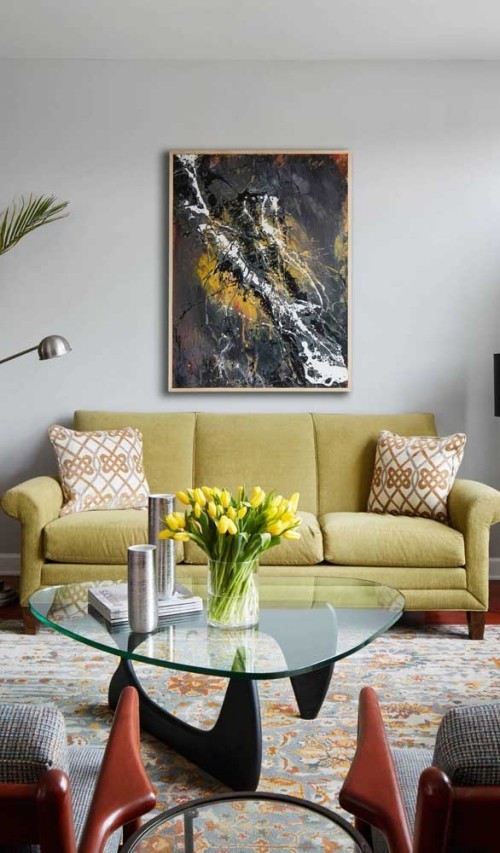 Gelbes Möbelstück an der Wand Sofas Idee für die Inneneinrichtung