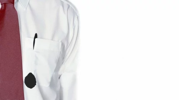 Kugelschreiber Flecken entfernen weißer Hemd Tintenfleck