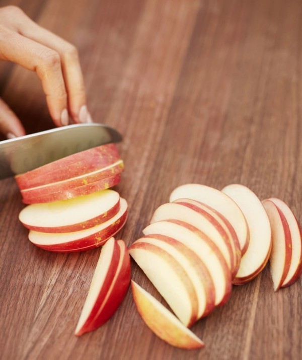 Apfelallergie Symptome Apfelsorten rote Äpfel Apfel schneiden Scheiben
