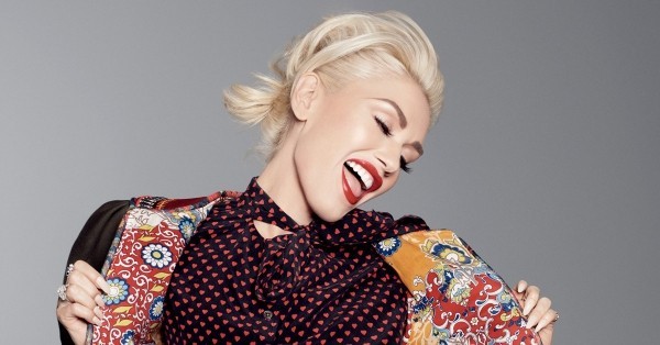 Gwen Stefani am 50 Jahre alt mädchenhaft und perfekt gestylt