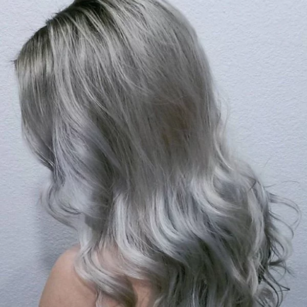 Haare grau färben - wunderbare leichte Welle