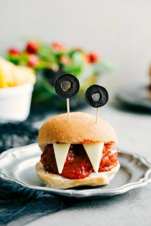 Halloween Essen Kinder schnelles Fingerfood kalt Hamburger Monster