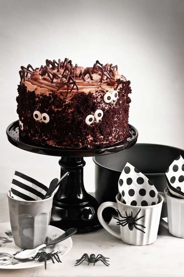 Halloween Kuchen - Geschirr in schwarz und weiß