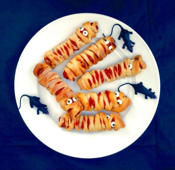 Halloween Snacks Kinder Gespenster herzhaftes Fingerfood Blätterteig