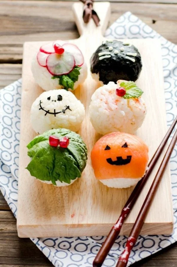 Halloween Snacks Kinder herzhaftes Fingerfood Halloween Sushi