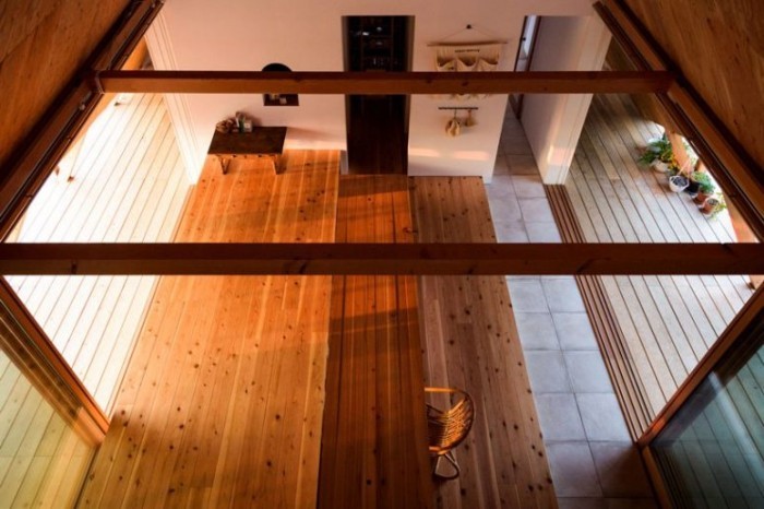 Minimalistisches Haus in Japan Holzbalken und Holzvertäfelung Möbel und Dekoration traditionell minimalistisch