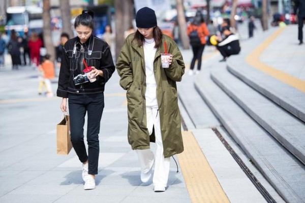 Verschiedene Farben für die Hose Trends Street fashion