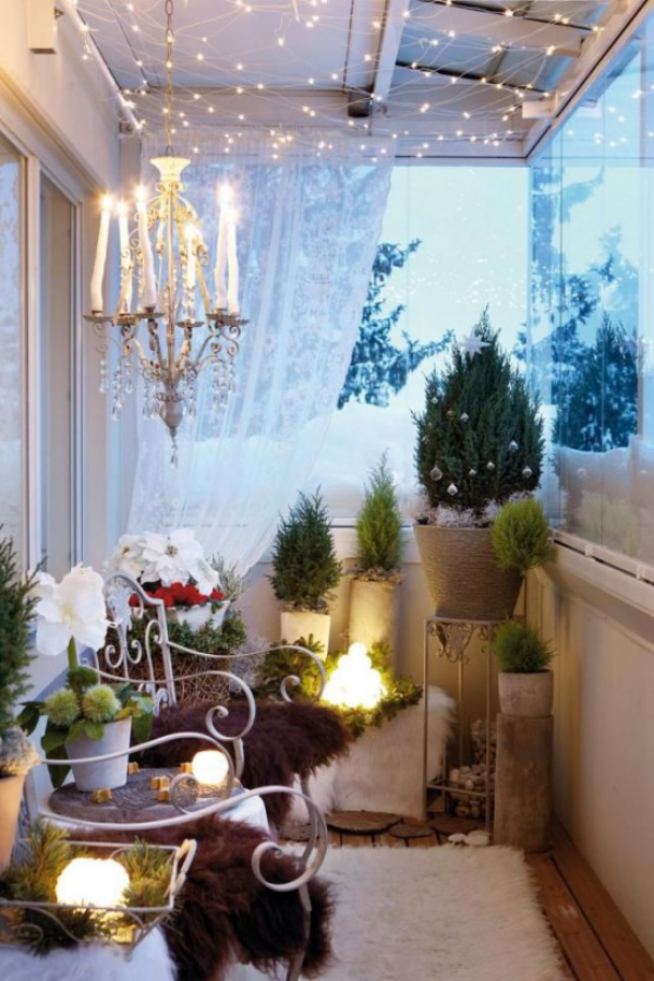 Weihnachtsdeko für Balkon herrlich dekoriert weiche Stoffe