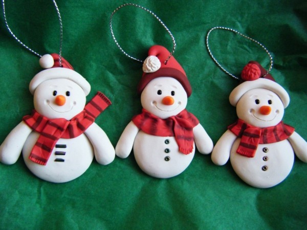 Weihnachtssterne basteln Fimo Ideen DIY Weihnachtsdeko selber machen Schneemännchen