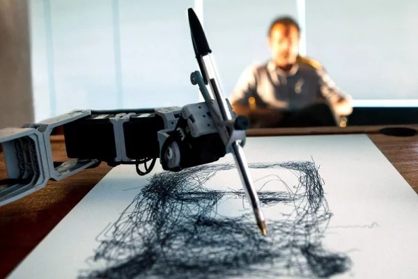 Wie Künstliche Intelligenz die Künste revolutioniert roboter künstler porträt