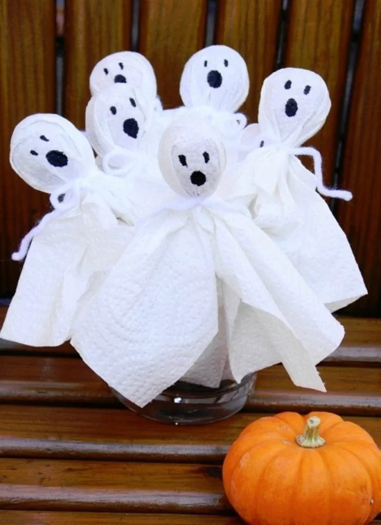 halloween diy deko gespenster basteln mit küchenpapier